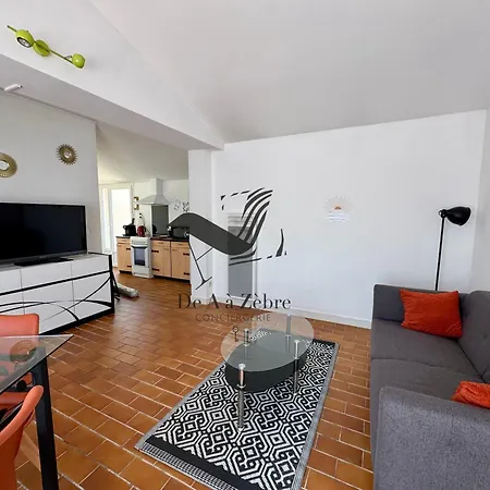 L'oceane - Maison Au Calme Avec Terrasse, Centre De Bourg Le Port-des-Barques